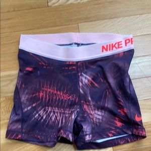 Nike Pro Pink Pattern 🤍